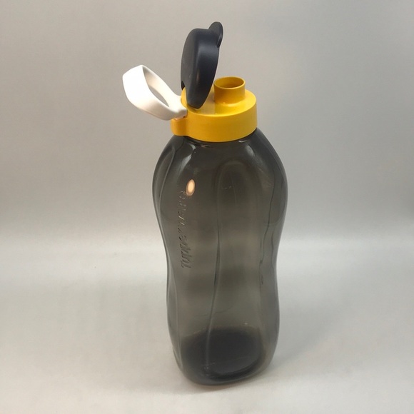 New Tupperware Fridge Water Bottle 2 Liter - Picture 15 of 16